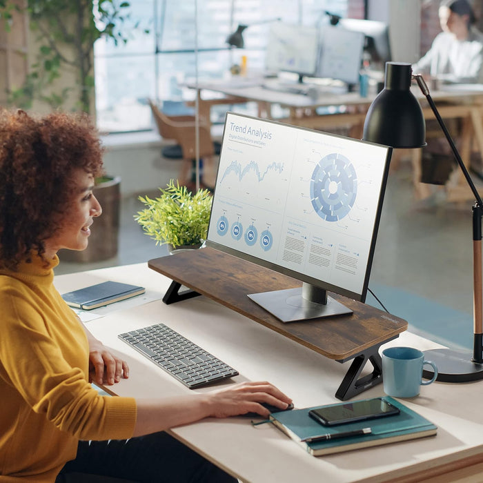 Duronic DM06-2 AO Supporto monitor scrivania dimensioni 81 x 30 cm quercia antica - Supporto da tavolo altezza 15 cm per monitor e Laptop - Capacità 10kg - Mensola ergonomica per scrivania