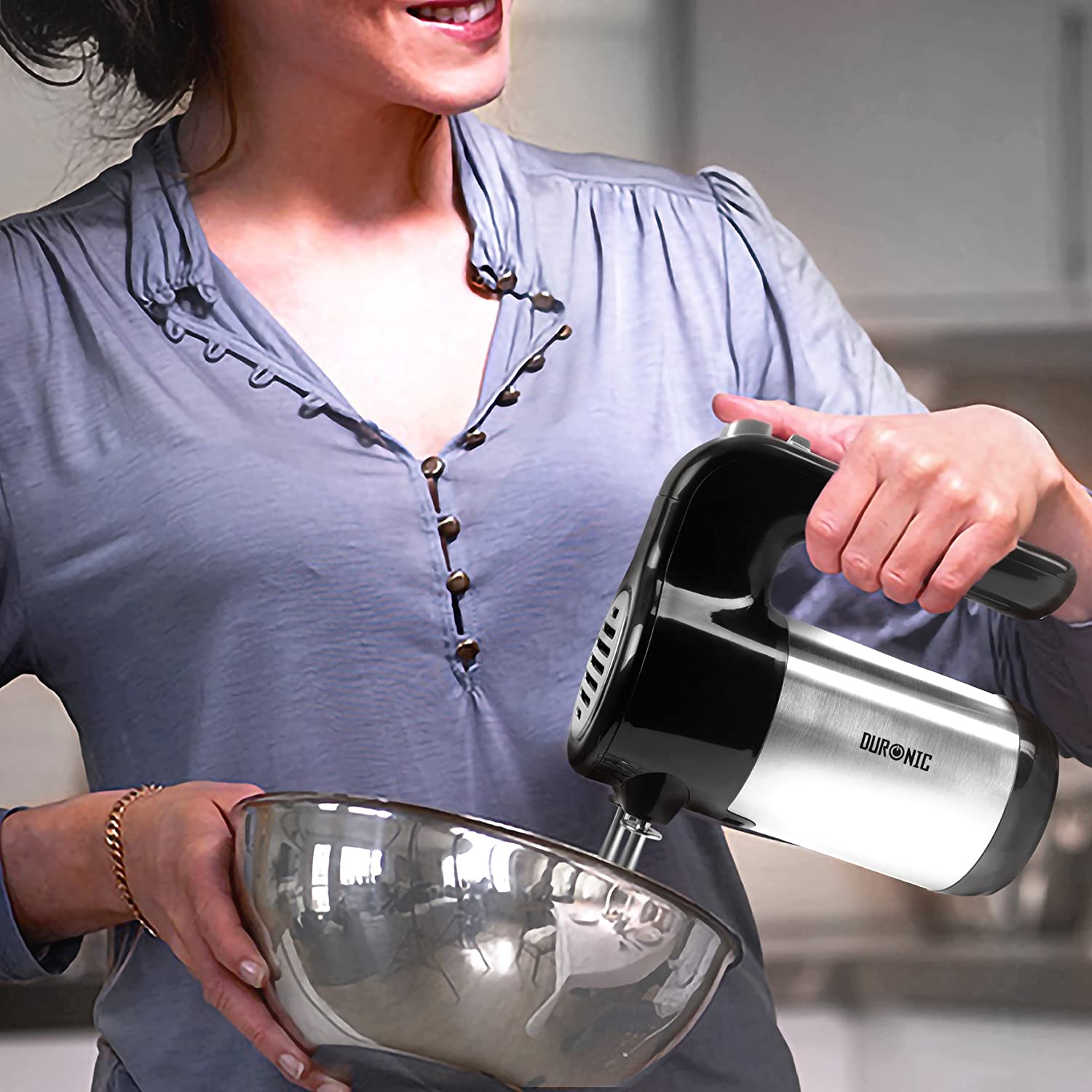 Duronic HM3 Sbattitore elettrico 300 W | Frusta elettrica con base per accessori | 5 velocità e funzione turbo | 2 fruste e 2 ganci in acciaio INOX | Leggero e confortevole | Per Dolci Biscotti Creme