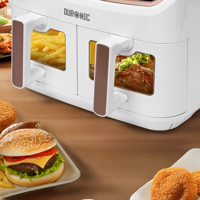 Duronic AFD2 WE Liner in silicone riutilizzabili utilizzati in una cucina moderna con friggitrice ad aria.